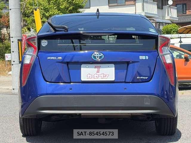 Toyota PRIUS 2016-05 7878954-3