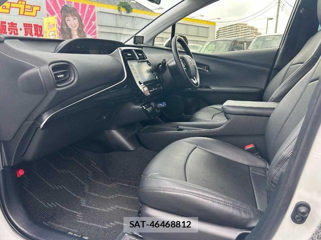 Toyota PRIUS 2021-08 7878955-24