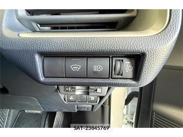 Toyota PRIUS 2024-08 7878951-14