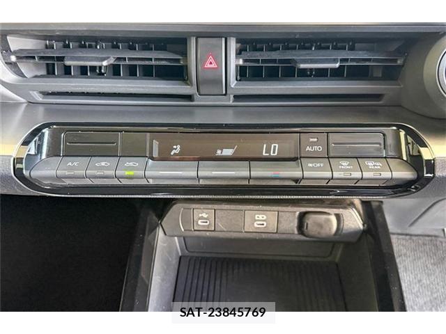 Toyota PRIUS 2024-08 7878951-17
