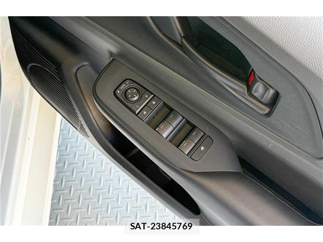 Toyota PRIUS 2024-08 7878951-19