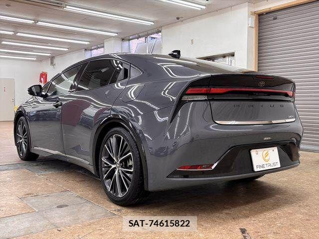 Toyota PRIUS 2023-05 7903257-20