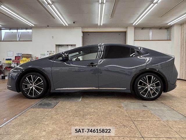 Toyota PRIUS 2023-05 7903257-21