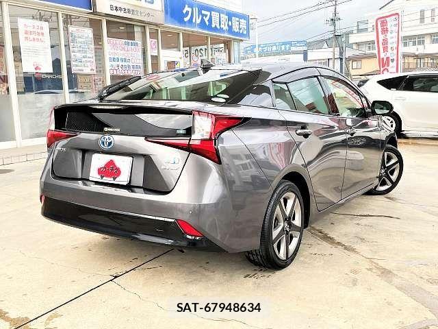 Toyota PRIUS 2019-05 7903258-2
