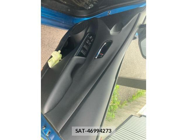 Toyota PRIUS 2019-06 7980701-11