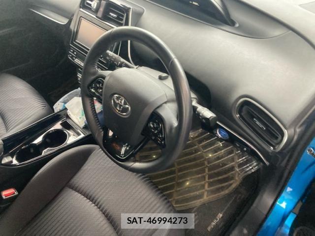 Toyota PRIUS 2019-06 7980701-12