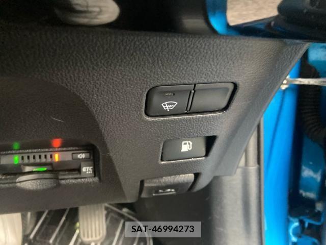 Toyota PRIUS 2019-06 7980701-15