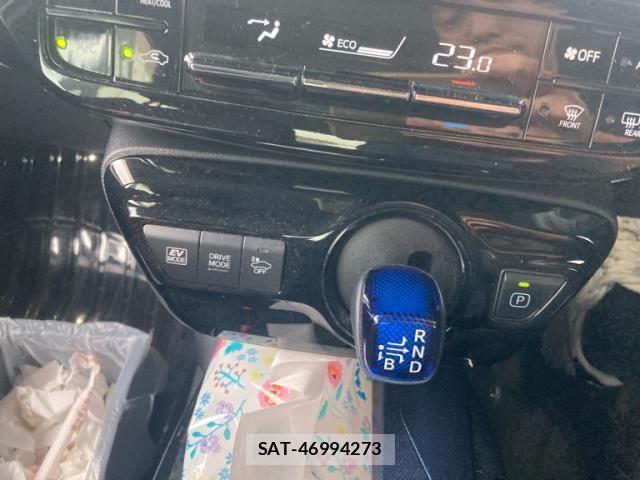 Toyota PRIUS 2019-06 7980701-25