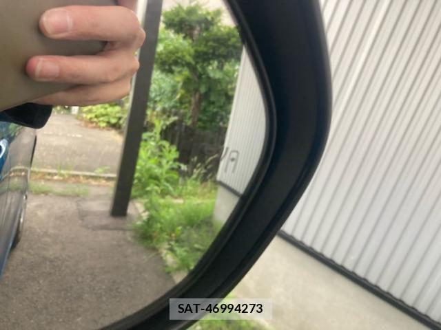 Toyota PRIUS 2019-06 7980701-28