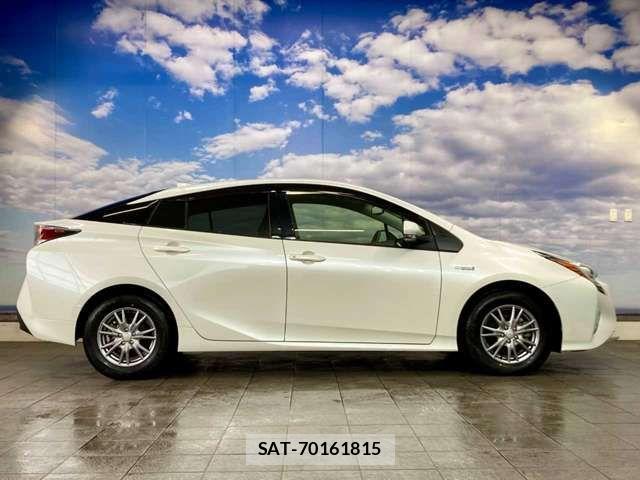 Toyota PRIUS 2017-11 7980699-15