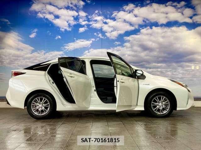 Toyota PRIUS 2017-11 7980699-16