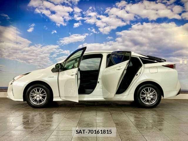 Toyota PRIUS 2017-11 7980699-18
