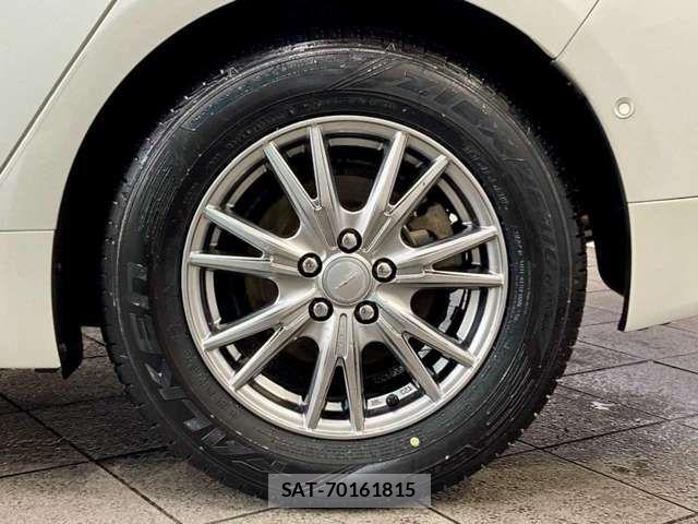 Toyota PRIUS 2017-11 7980699-2