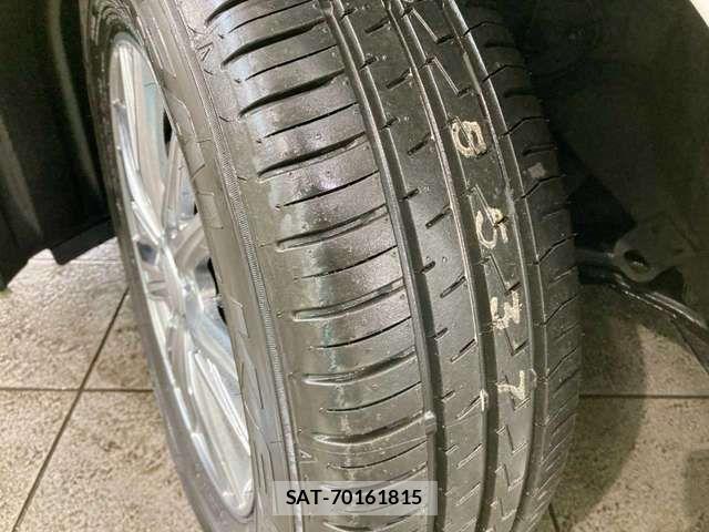 Toyota PRIUS 2017-11 7980699-3