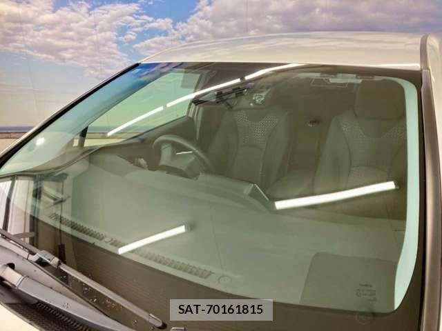 Toyota PRIUS 2017-11 7980699-8