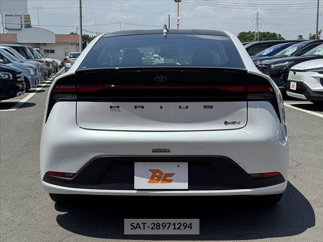 Toyota PRIUS 2024-01 8037763-13