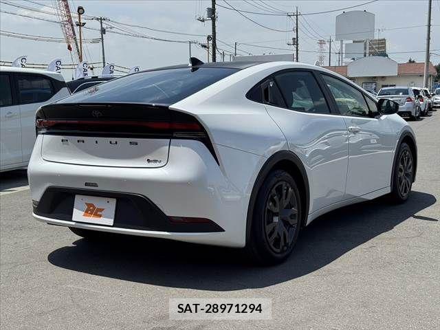 Toyota PRIUS 2024-01 8037763-14