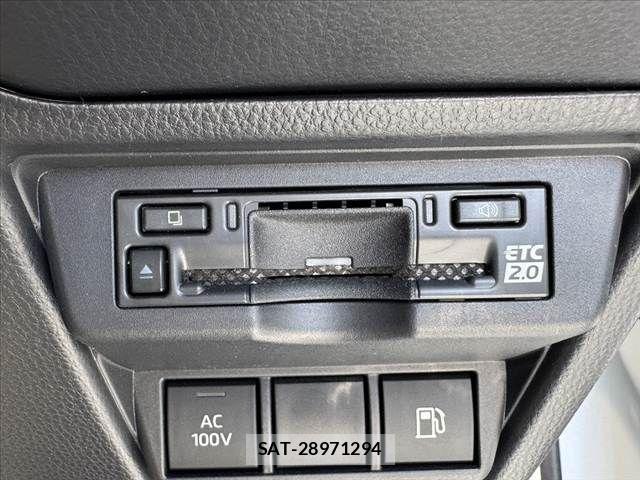 Toyota PRIUS 2024-01 8037763-4