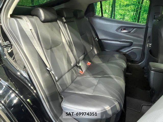 Toyota PRIUS 2023-05 8037762-10