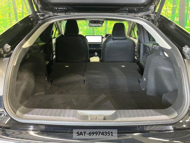 Toyota PRIUS 2023-05 8037762-11