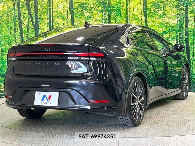 Toyota PRIUS 2023-05 8037762-17