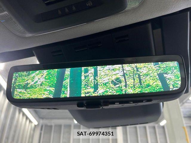 Toyota PRIUS 2023-05 8037762-4