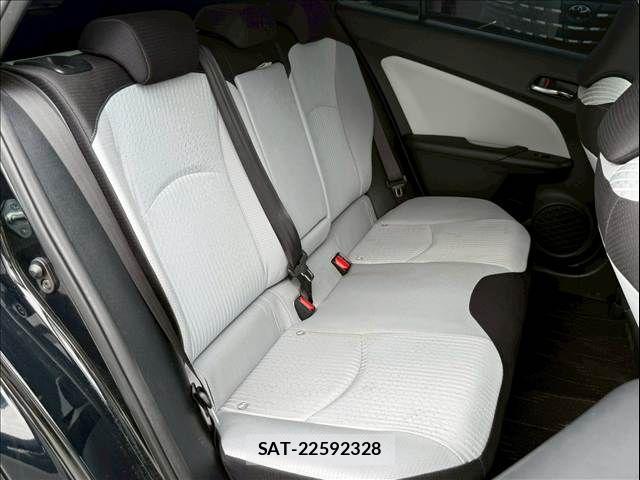 Toyota PRIUS 2015-12 8037767-14
