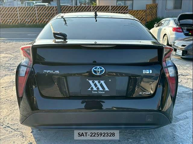 Toyota PRIUS 2015-12 8037767-7