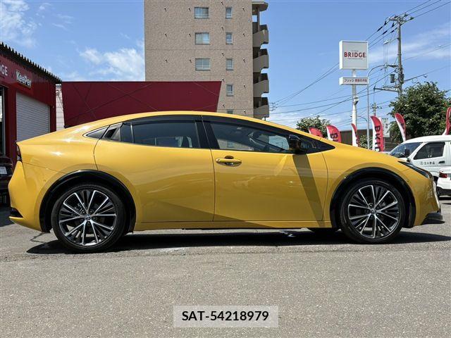 Toyota PRIUS 2023-06 8037764-10