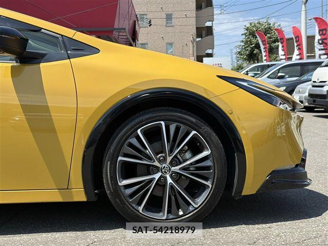 Toyota PRIUS 2023-06 8037764-11