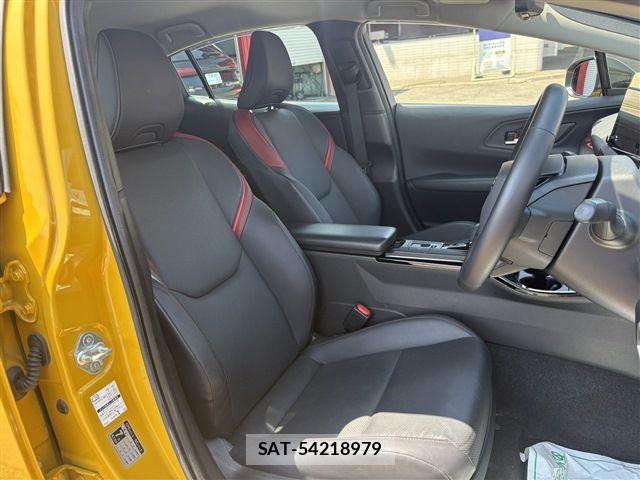 Toyota PRIUS 2023-06 8037764-15