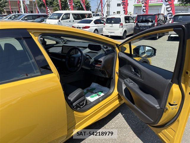 Toyota PRIUS 2023-06 8037764-19