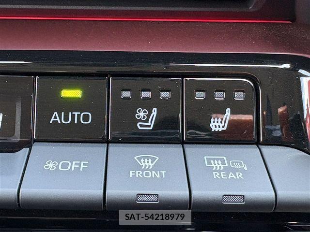 Toyota PRIUS 2023-06 8037764-26