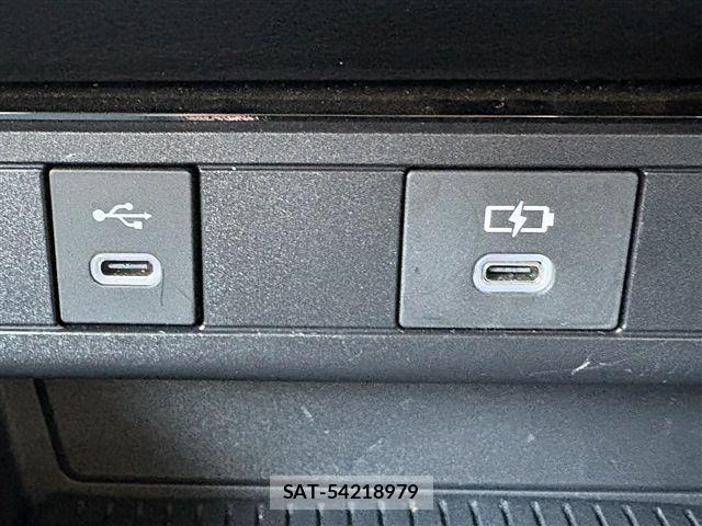 Toyota PRIUS 2023-06 8037764-27