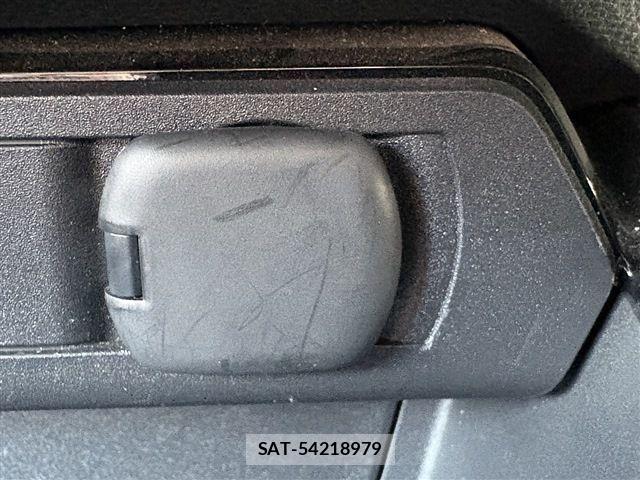 Toyota PRIUS 2023-06 8037764-28
