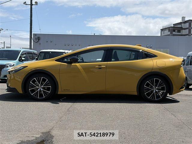 Toyota PRIUS 2023-06 8037764-4