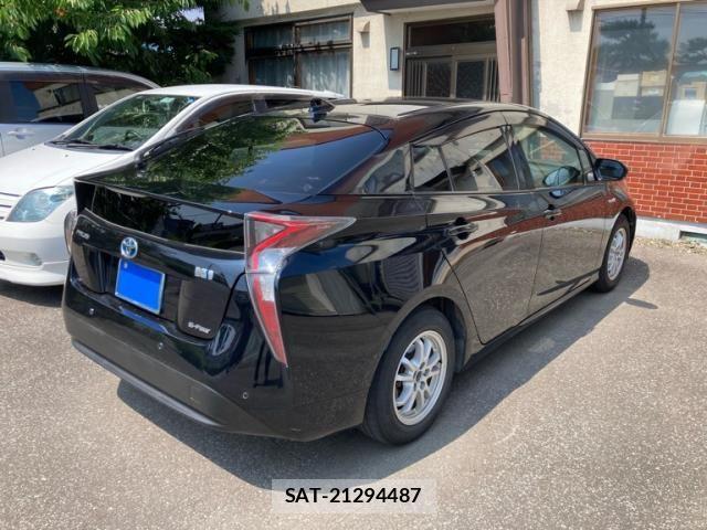 Toyota PRIUS 2017-12 8037766-6