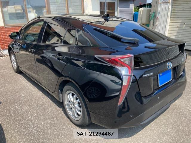 Toyota PRIUS 2017-12 8037766-8