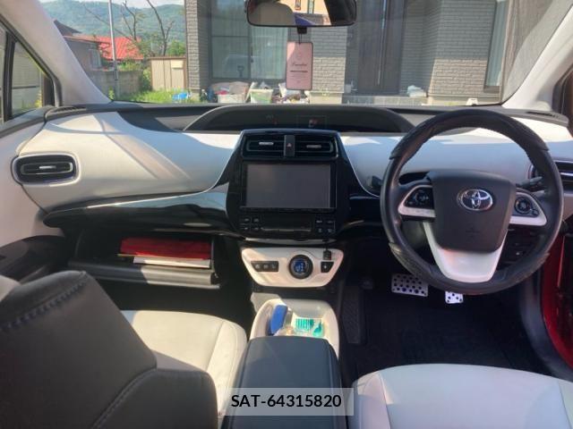 Toyota PRIUS 2016-05 8075210-12