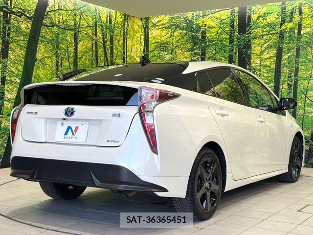 Toyota PRIUS 2017-12 8075207-16