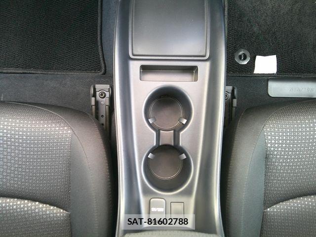 Toyota PRIUS 2021-06 8075204-11