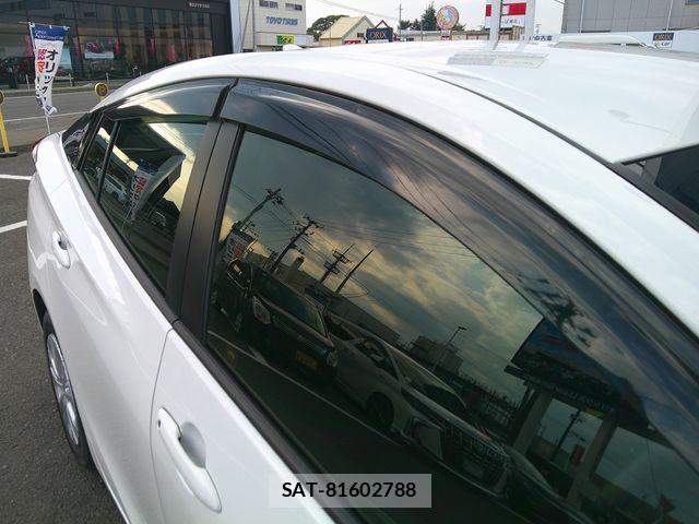 Toyota PRIUS 2021-06 8075204-24