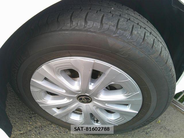 Toyota PRIUS 2021-06 8075204-27
