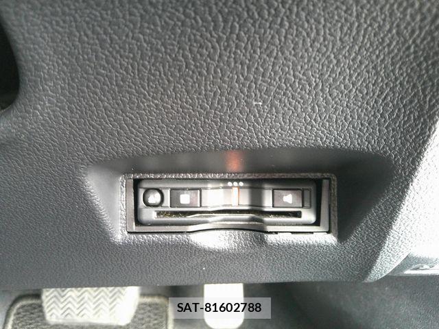 Toyota PRIUS 2021-06 8075204-6