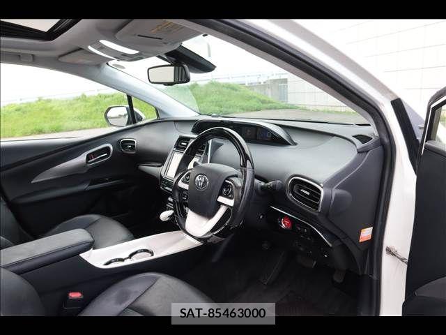 Toyota PRIUS 2017-01 8075209-10