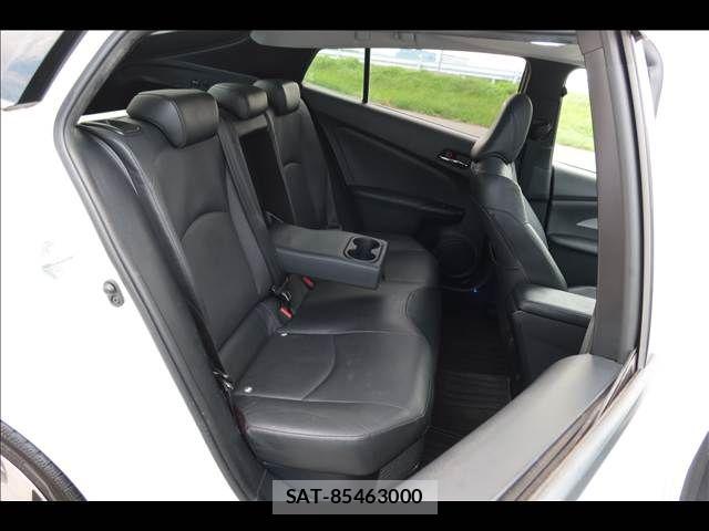 Toyota PRIUS 2017-01 8075209-14