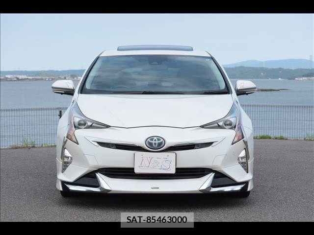 Toyota PRIUS 2017-01 8075209-1