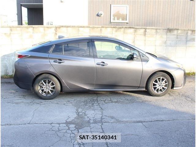 Toyota PRIUS 2016-06 8075208-6