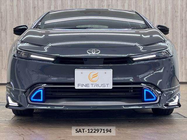 Toyota PRIUS 2023-11 8101360-13