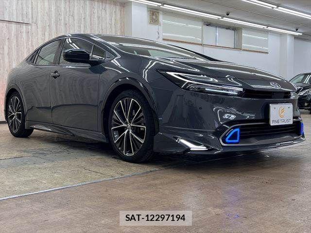 Toyota PRIUS 2023-11 8101360-14